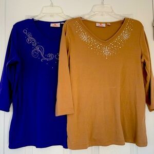 Quacker factory size medium set of 2 tops.